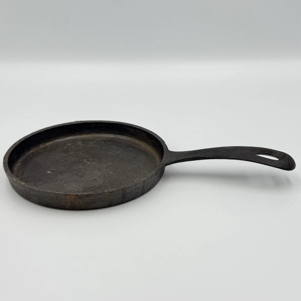 The Unbranded Brand mini cast